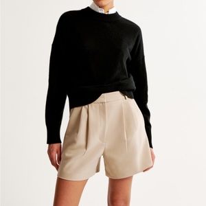 Abercrombie & Fitch Ultra High Rise Tailored Short